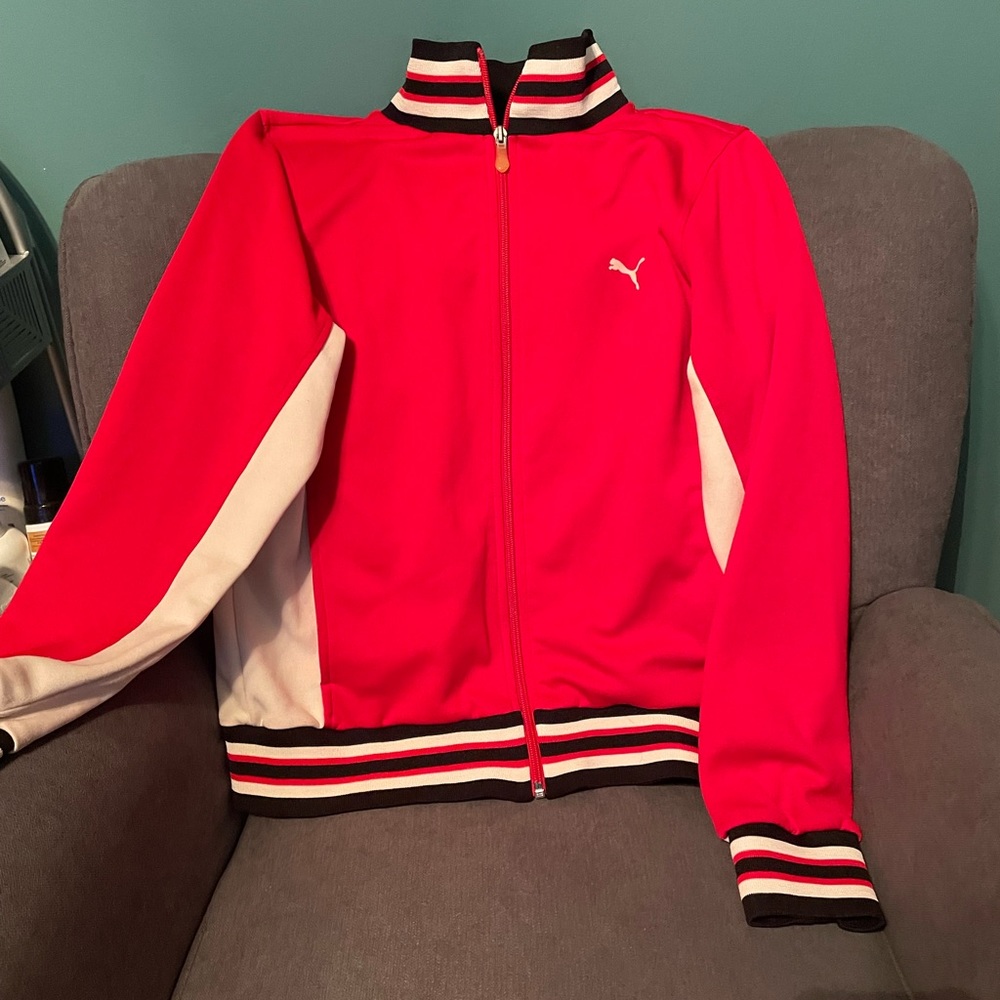 PUMA TRACK SUIT JACKET -Medium